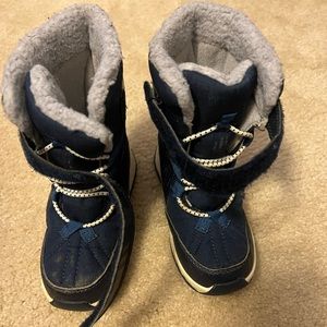 Carter’s snow boots